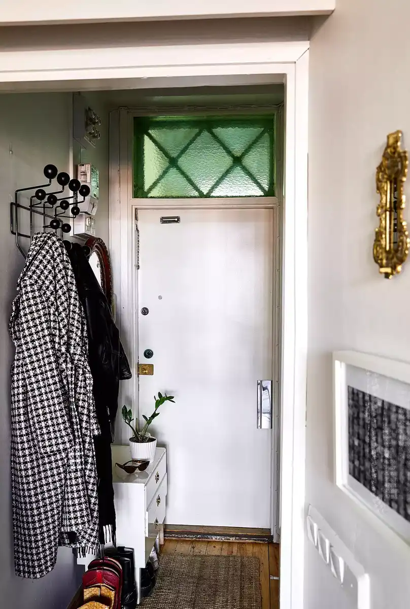 belsőépítészet, DIY, felújítás, finnország, Helsinki, inspiráció, kis alapterület, kis lakás, kokedama, környezetbarát, lakberendezés, Marimekko, mini lakás, minimalista életmód, otthon dekoráció, skandináv stílus, stúdiólakás, történelmi épület, vintage