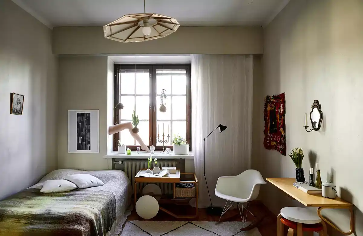 belsőépítészet, DIY, felújítás, finnország, Helsinki, inspiráció, kis alapterület, kis lakás, kokedama, környezetbarát, lakberendezés, Marimekko, mini lakás, minimalista életmód, otthon dekoráció, skandináv stílus, stúdiólakás, történelmi épület, vintage