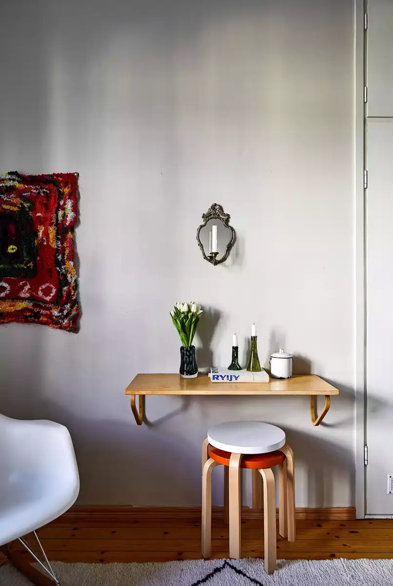 belsőépítészet, DIY, felújítás, finnország, Helsinki, inspiráció, kis alapterület, kis lakás, kokedama, környezetbarát, lakberendezés, Marimekko, mini lakás, minimalista életmód, otthon dekoráció, skandináv stílus, stúdiólakás, történelmi épület, vintage